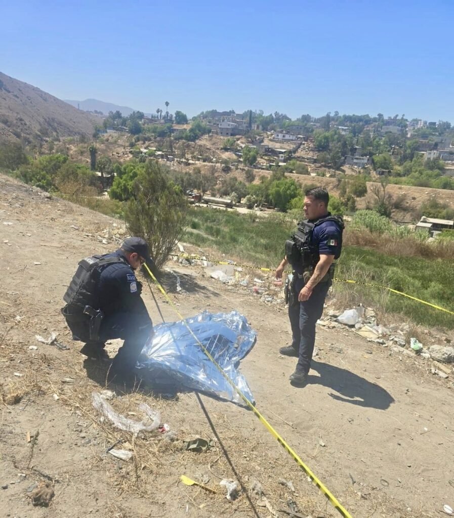 Detienen en Tijuana a sujeto cargando un lomito muerto 1